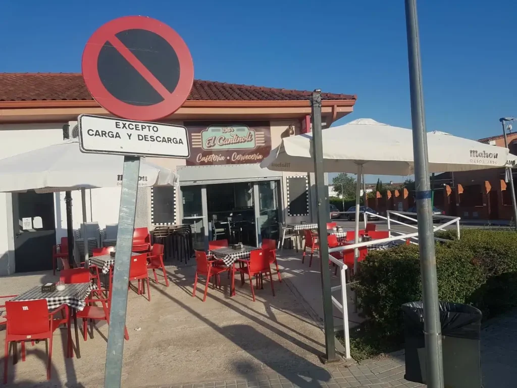 Frente de Bar El Cantinoli